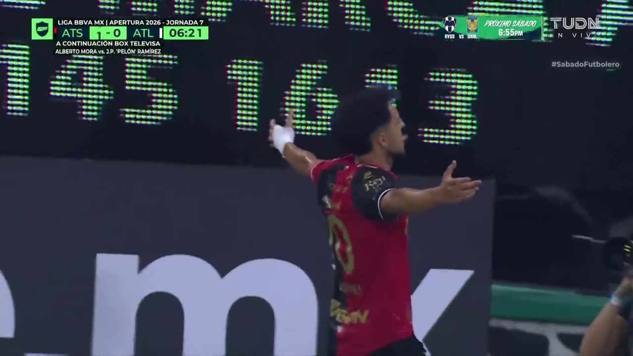 ¡Enfermo golazo! Esteves nos acaba de regalar una obra de arte al ángulo