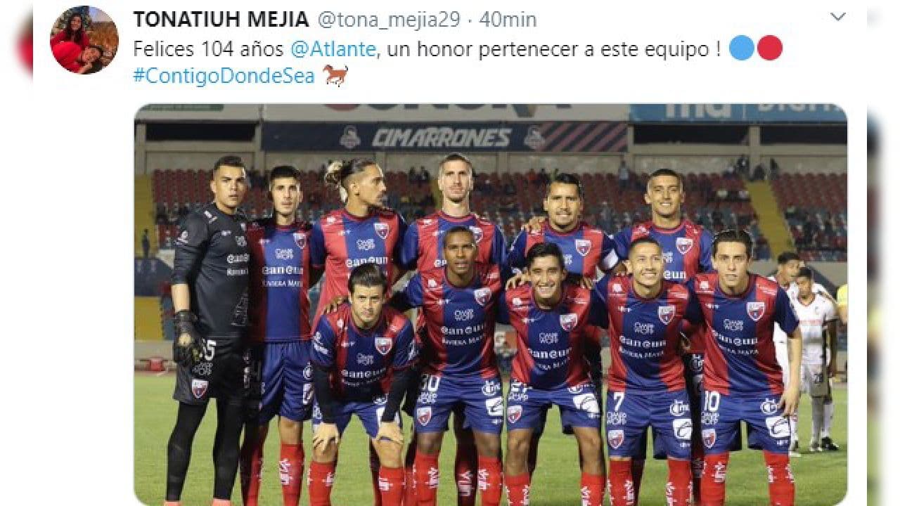 Periodistas, jugadores y exjugadores, celebran un aniversario más del Atlante.