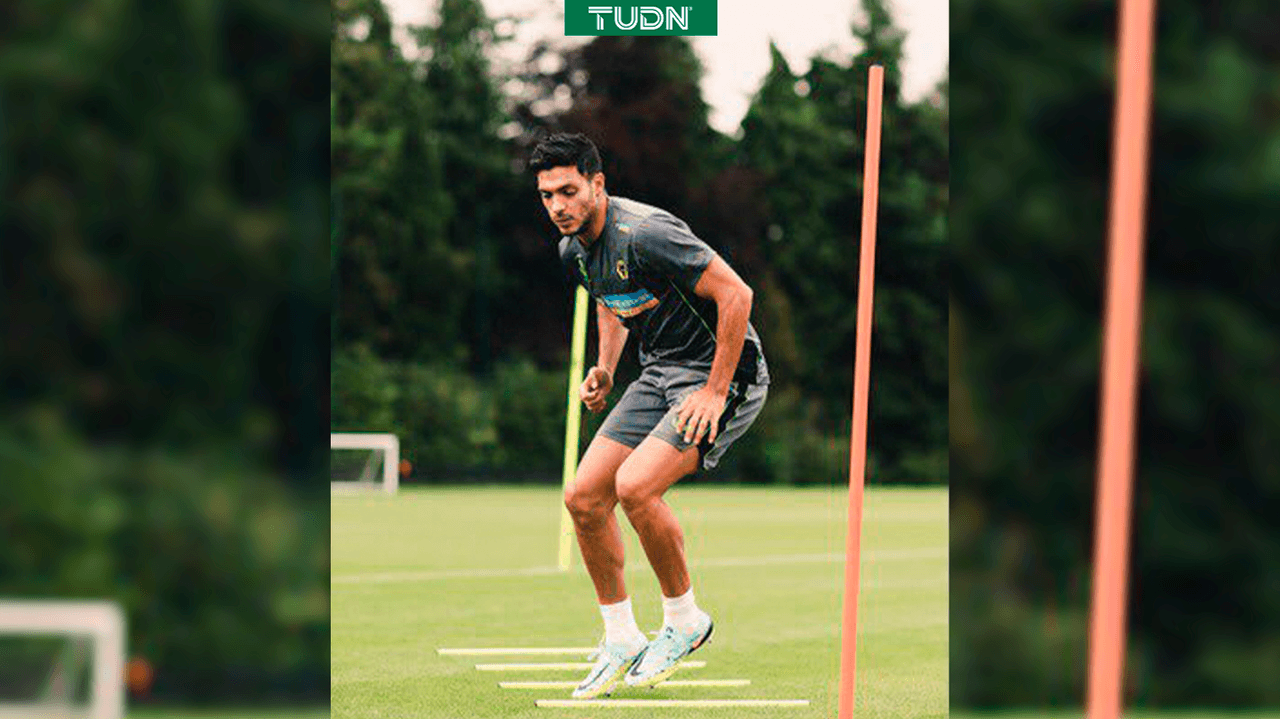 Raúl Jiménez regresa con los Wolves a los entrenamientos