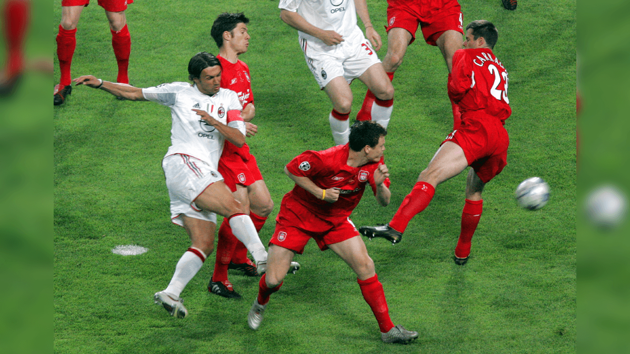 <b>El gol más rápido de la Champions</b>
<br>- Esta anotacion de Paolo Maldini se presentó al minuto 1 del partido.
<br>- Dicho gol ha prevalecido como el gol más rápido en la historia de la competición.
<br>- El defensor y capitán del Milan en aquel entonces remató con su pierna derecha y mandó el esférico al fondo de las redes.