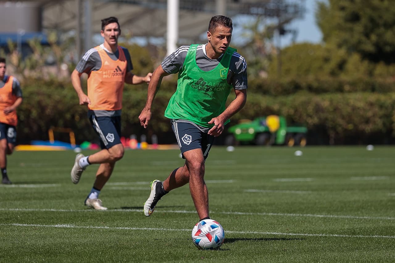 Entrenador del Galaxy se ilusiona con el 'nuevo' Chicharito