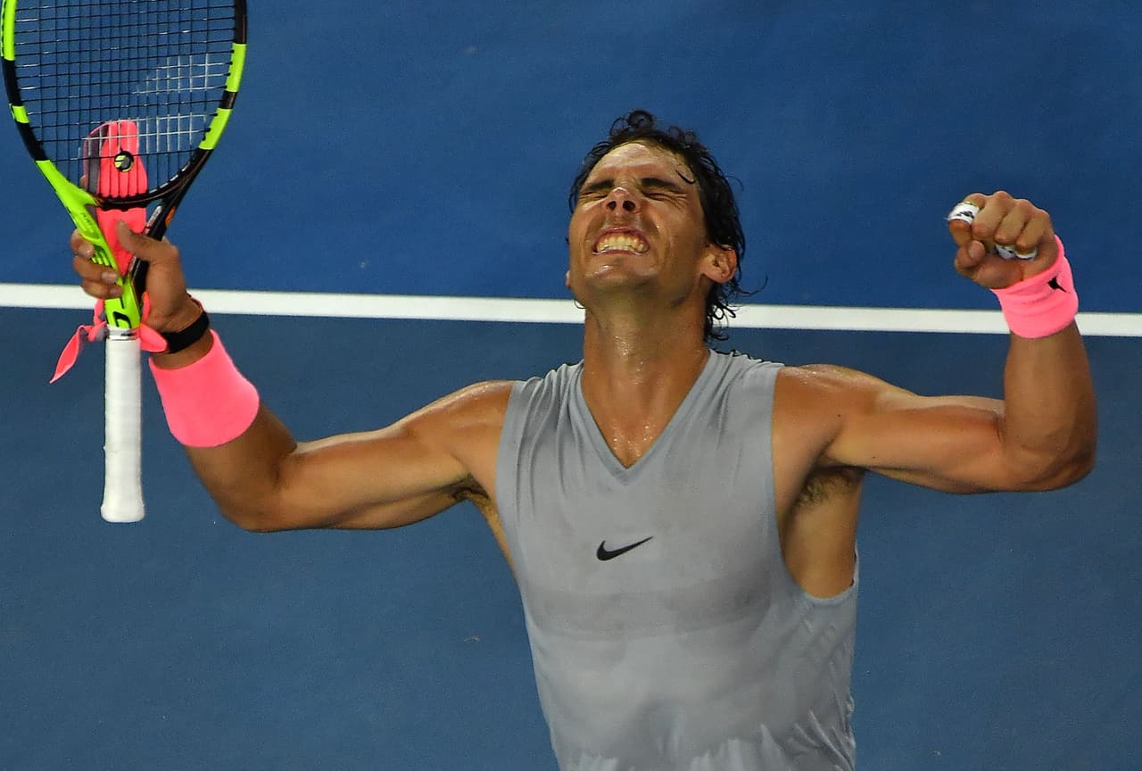 La clasificación del español Rafael Nadal a los octavos de final del Australian Open fue el hecho más destacado en una jornada en la que los favoritos sufrieron e incluso algunos se despidieron.