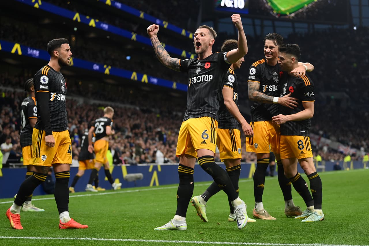 Tottenham se impuso al Leeds en medio de una lluvia de goles.