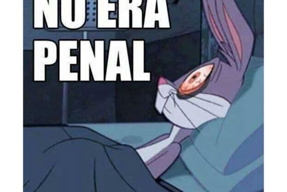 La afición de México no olvida el penal que le marcaron a Arjen Robben y así se han expresado en las redes sociales.