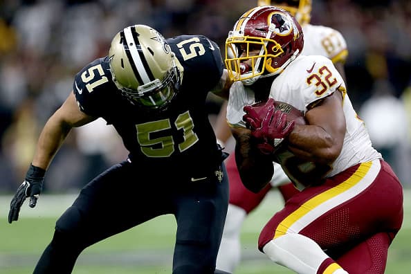 Por los Redsknis, Samaje Perine fue el mejor ofensivo. Acumuló 117 yardas terrestres en 23 acarreos con una anotación y sumó una recepción buena para nueve yardas