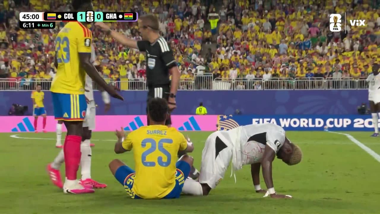¡Escalofriante y fuerte choque entre Luis Suárez y Ayew en el Colombia vs. Ghana!