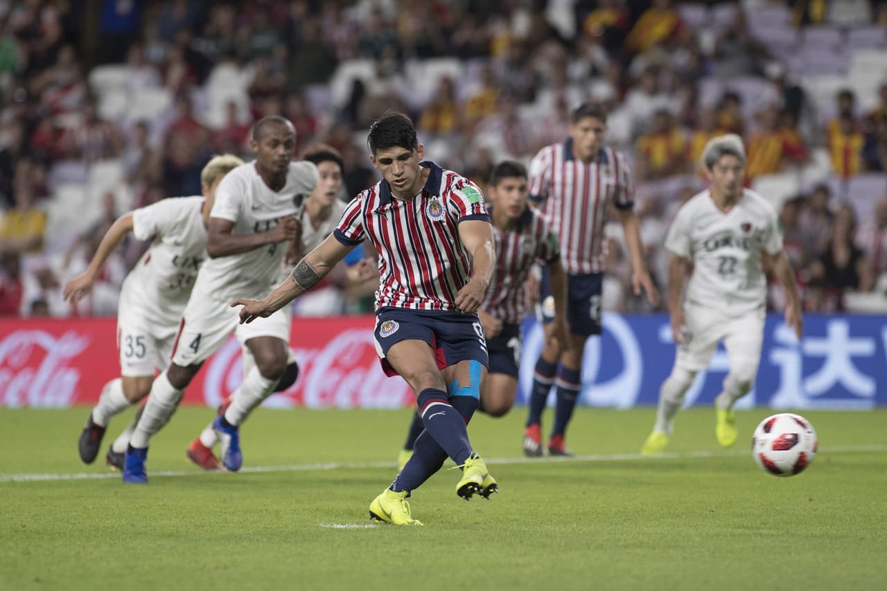 El ahora jugador del Sporting Kansas City hizo 34 pirulos con el Rebaño Sagrado, ganando un campeonato de goleo antes de partir a la MLS.