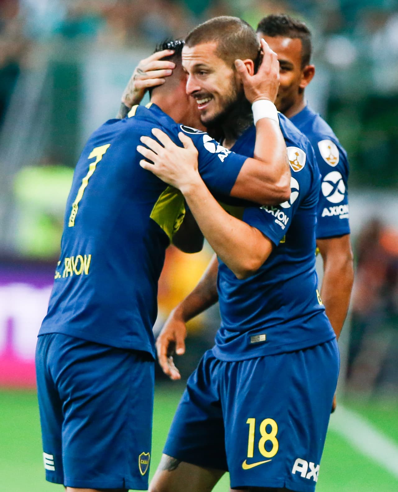 Darío Benedetto, ex del América, llegó como el gran salvador de Boca Juniors haciendo goles importantes.