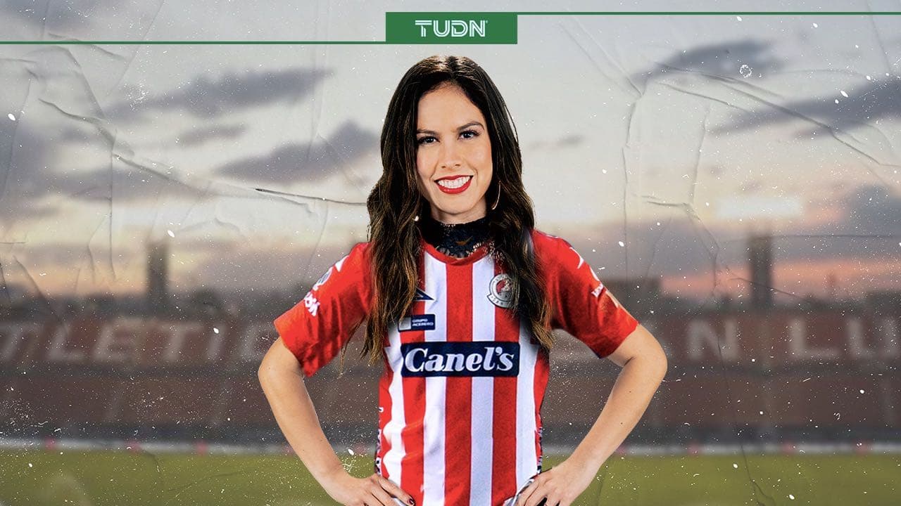 Ana Caty Hernández con su playera de Atlético San Luis.