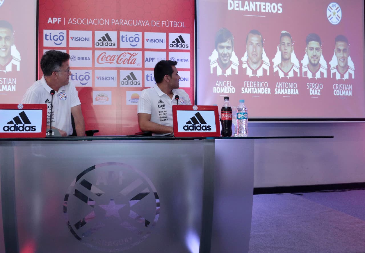 Junto a Justo Villar –director depotivo de la selección de Paraguay–,
<a href="http://https://www.univision.com/deportes/futbol/inicia-el-laboratorio-la-primera-lista-de-osorio-con-paraguay-incluye-4-mexicanos">anunció que cuatro jugadores de la Liga MX estarán trabajando con él</a> y habló en rueda de prensa dejando algunas frases llamativas.