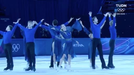 Se pone la piel chinita: el equipo italiano de patinaje se luce con Pavarotti