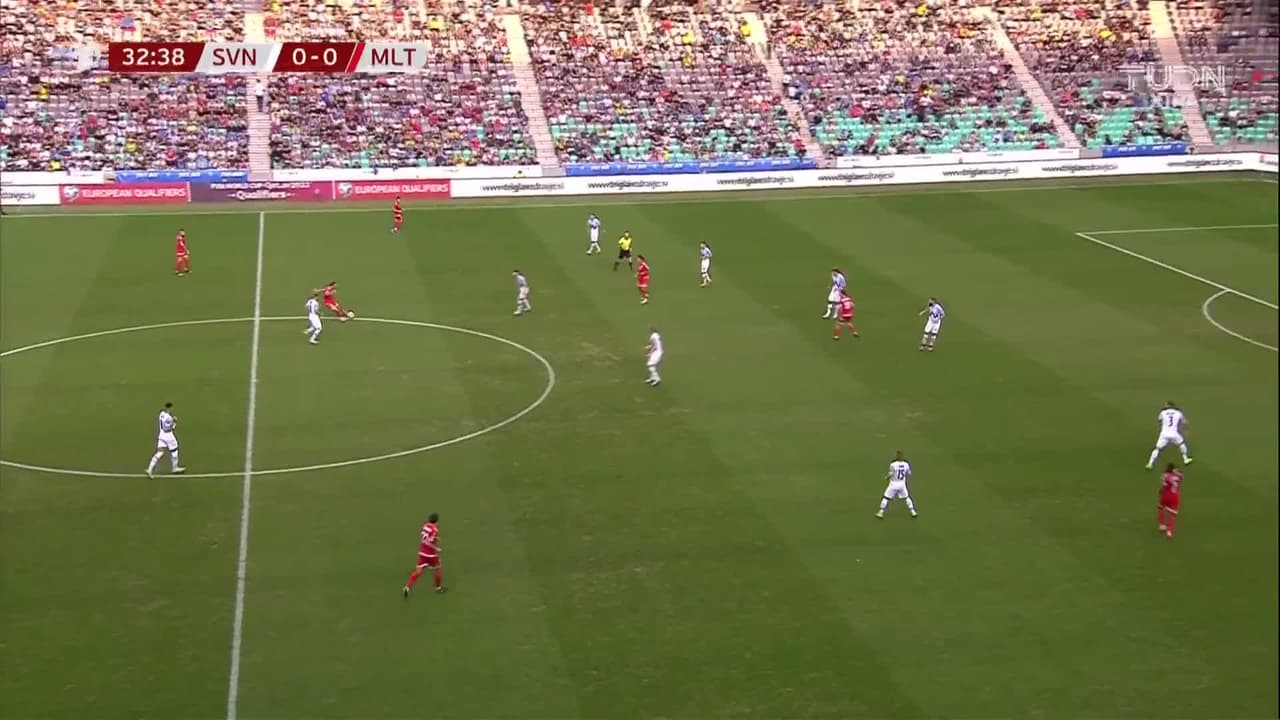 ¡TIRO ATAJADO! disparo por Joseph Mbong.