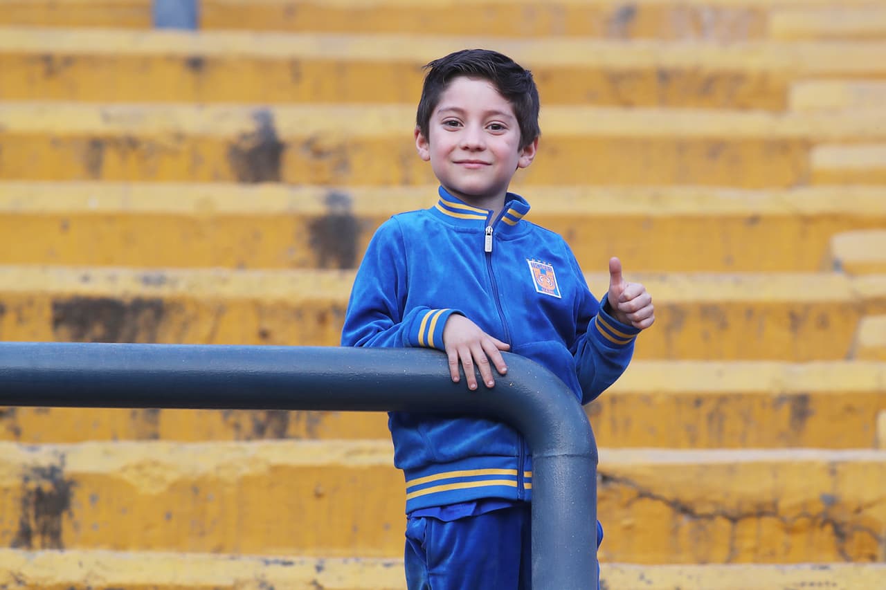 Los fanáticos de Tigres y Santos disfrutan en el Estadio Universitario la antesala del partido por la Jornada 5 del Clausura 2019.