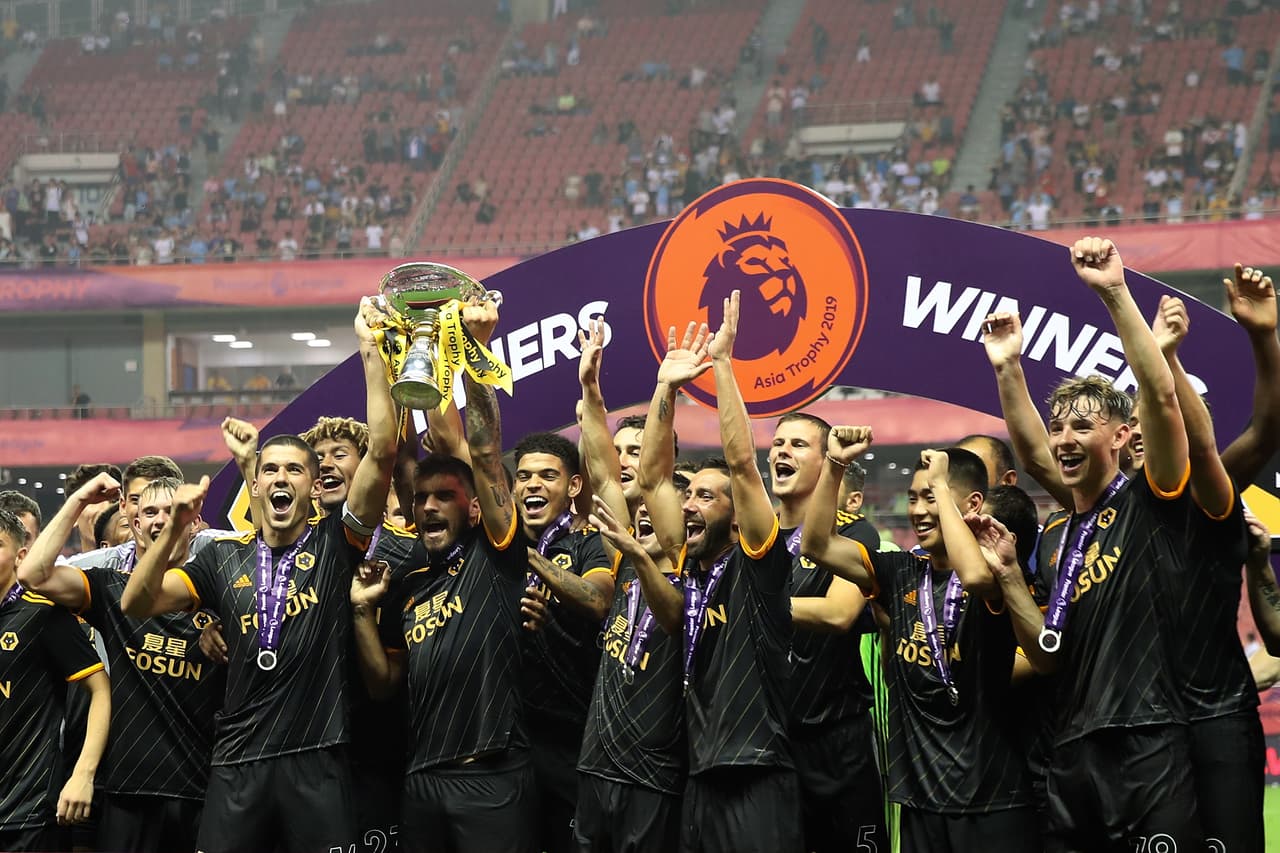 Sin Raúl Jiménez, Wolverhampton ganó su primer título de la temporada