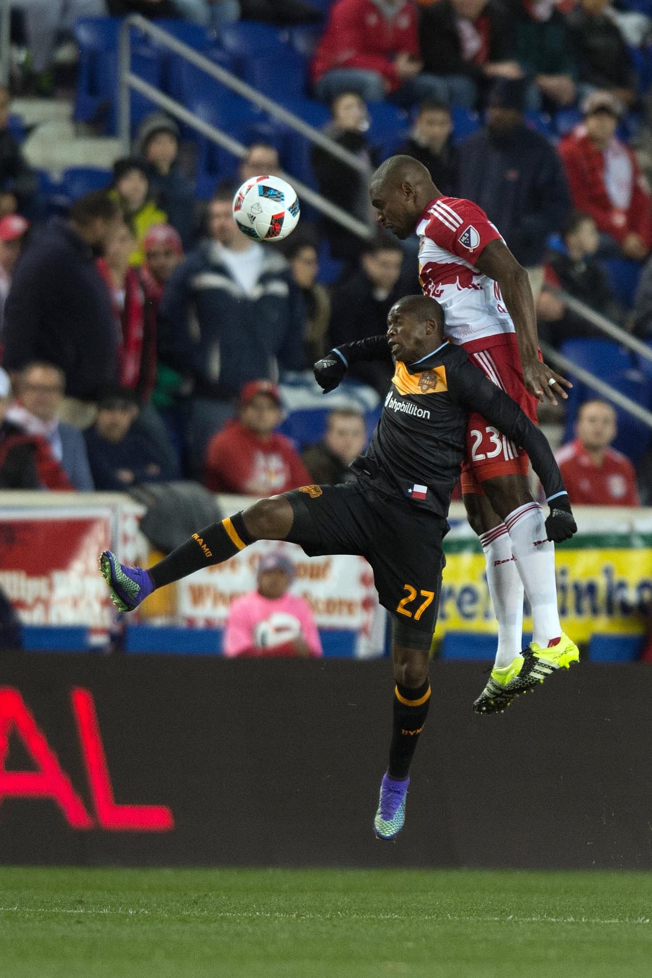 New York Red Bulls le da vuelta al partido y vence 4-3 a Houston Dynamo