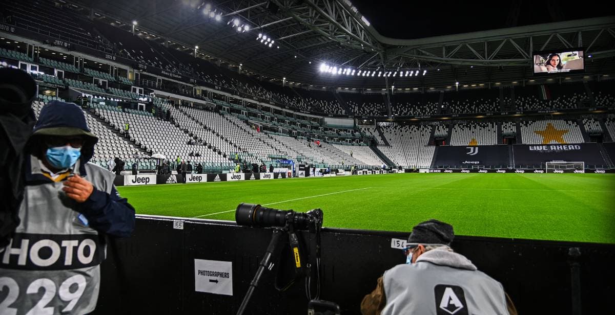 El Estadio de la Juventus de Turín a la espera del partido ante el Napoli que no hizo el viaje por casos de coronavirus.