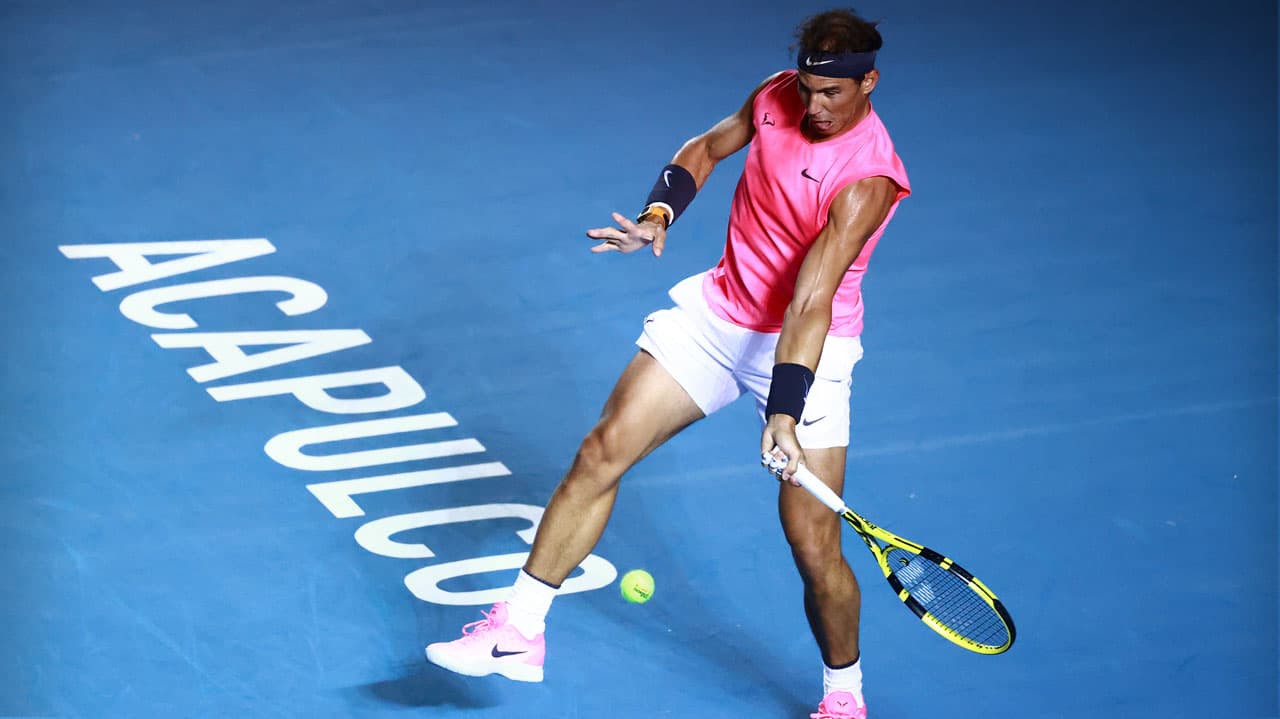 El tenista español Rafael Nadal juega en Acapulco y venció al serbio Miomir Kecmanovic para acceder a los cuartos de final en el Abierto Mexicano.