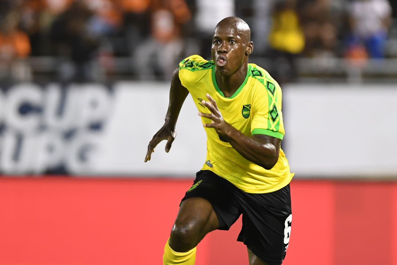 Y con una oportuna aparición en el área, Dever Orgill se encargó de mandar al frete a los Reggae Boys en su patio.