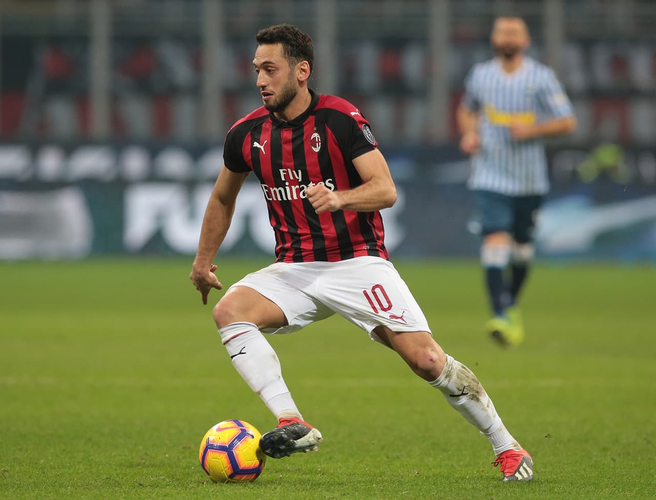 Cada vez está más cerca la salida de Hakan Calhanoglu del Milan para jugar en el Red Bull Leipzig.