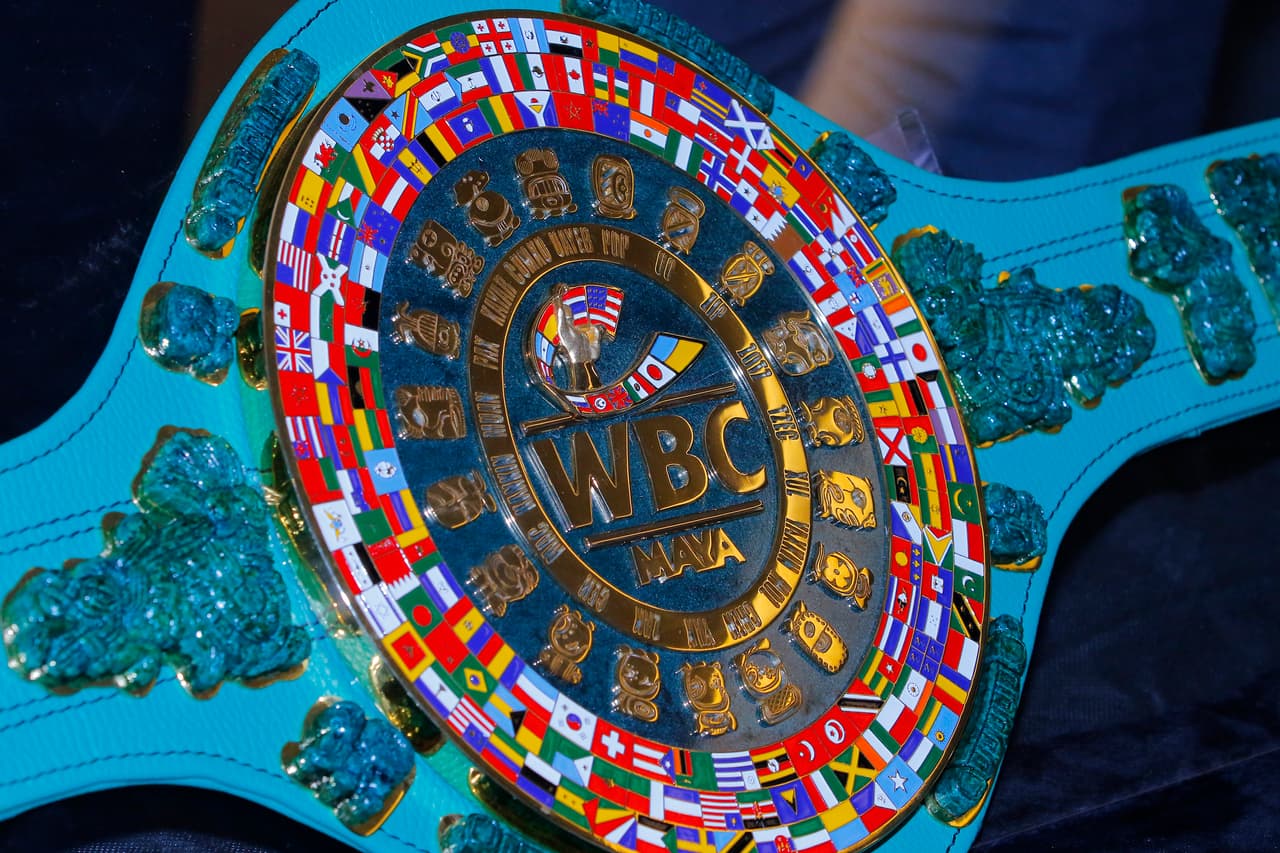 Será el tercer año que el Consejo entregué este título especial luego de que 2017 y en 2018 el organismo decidió otorgar en las fechas del 5 de mayo y del 16 de septiembre, los fines de semana más atractivos para el boxeo en Las Vegas, cinturones con motivos de las culturas huichol y chiapaneca de México y ambos los ganó Álvarez.