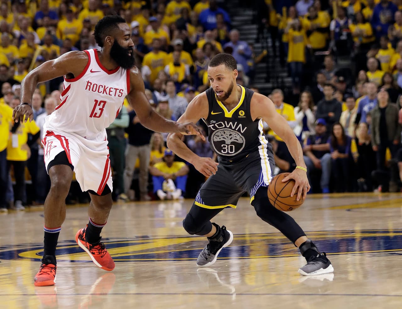 James Harden y Chris Paul fueron la clave para vencer a Steph Curry y los Warrios en el Juego 4.