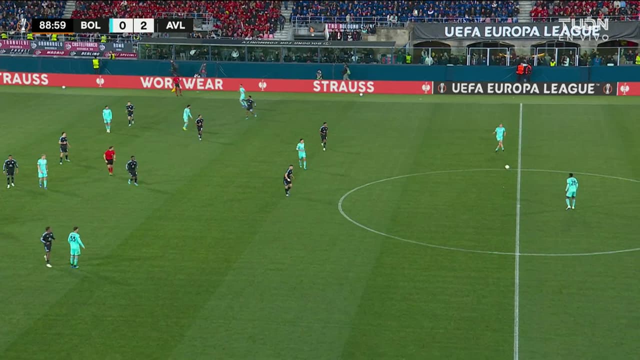 ¡GOL!  anota para Bologna. Jonathan Rowe