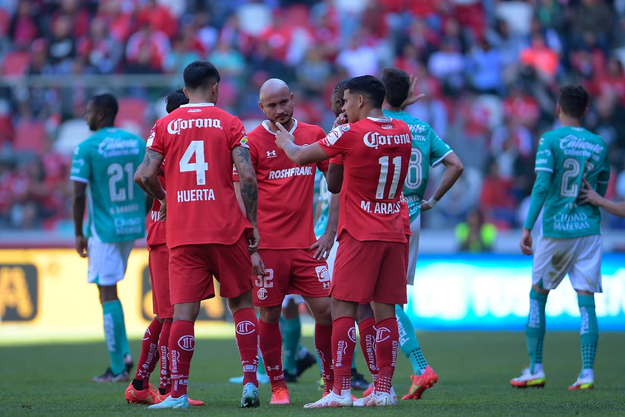 Toluca intenta, pero no puede ante un gran partido de Rodolfo Cota de León