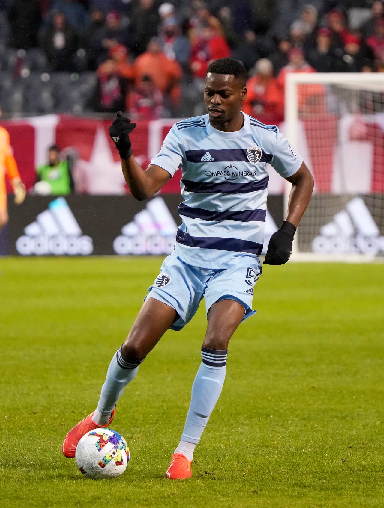 Defensor - NICOLAS ISIMAT-MIRIN (Sporting Kansas City)
<br>