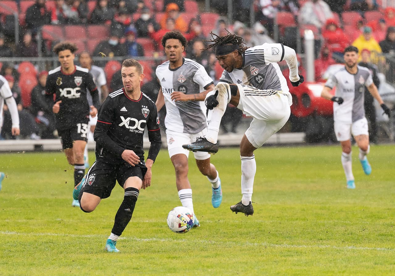 Russell Canouse abrió la cuenta para el club de la capital estadounidense.
<br>