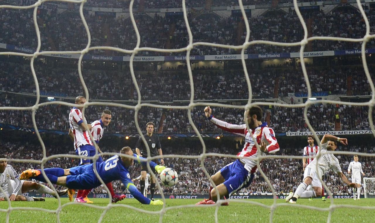 El remate del mexicano, sin necesitar de demasiada potencia, entró ante la impotencia de Oblak.