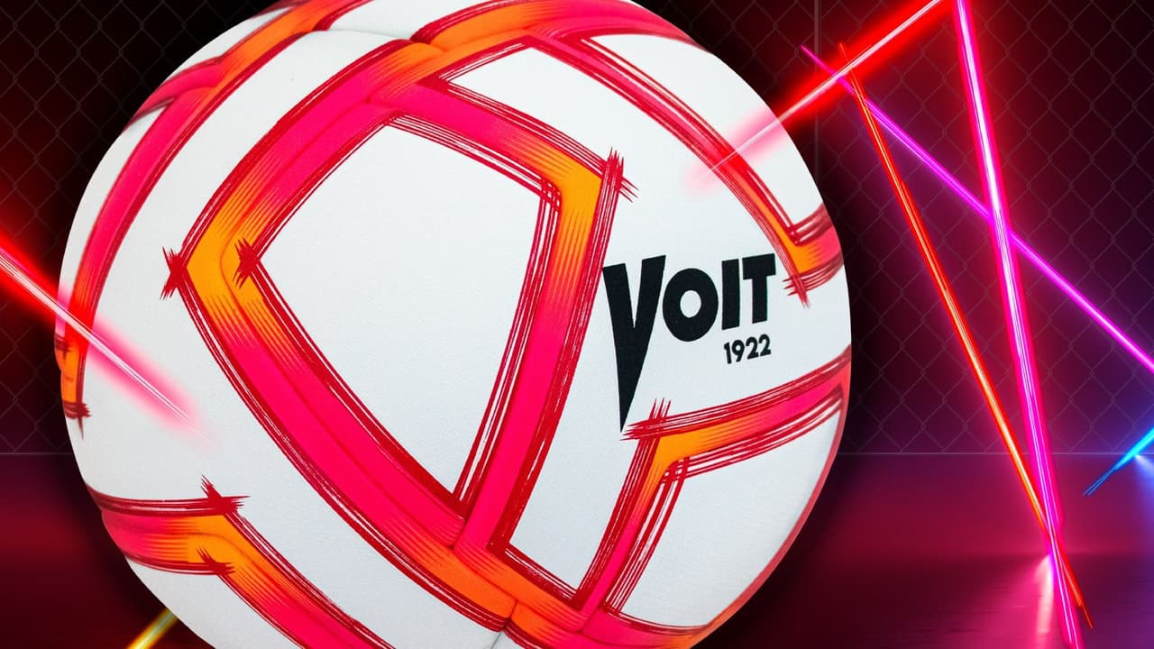 El balón oficial de la Liga MX para el Apertura 2022.