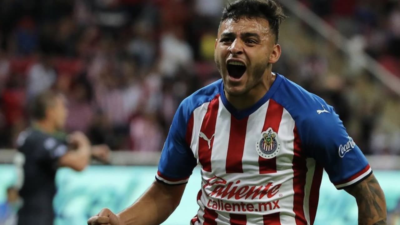 Alexis Vega comienza a calentar el Clásico Tapatío