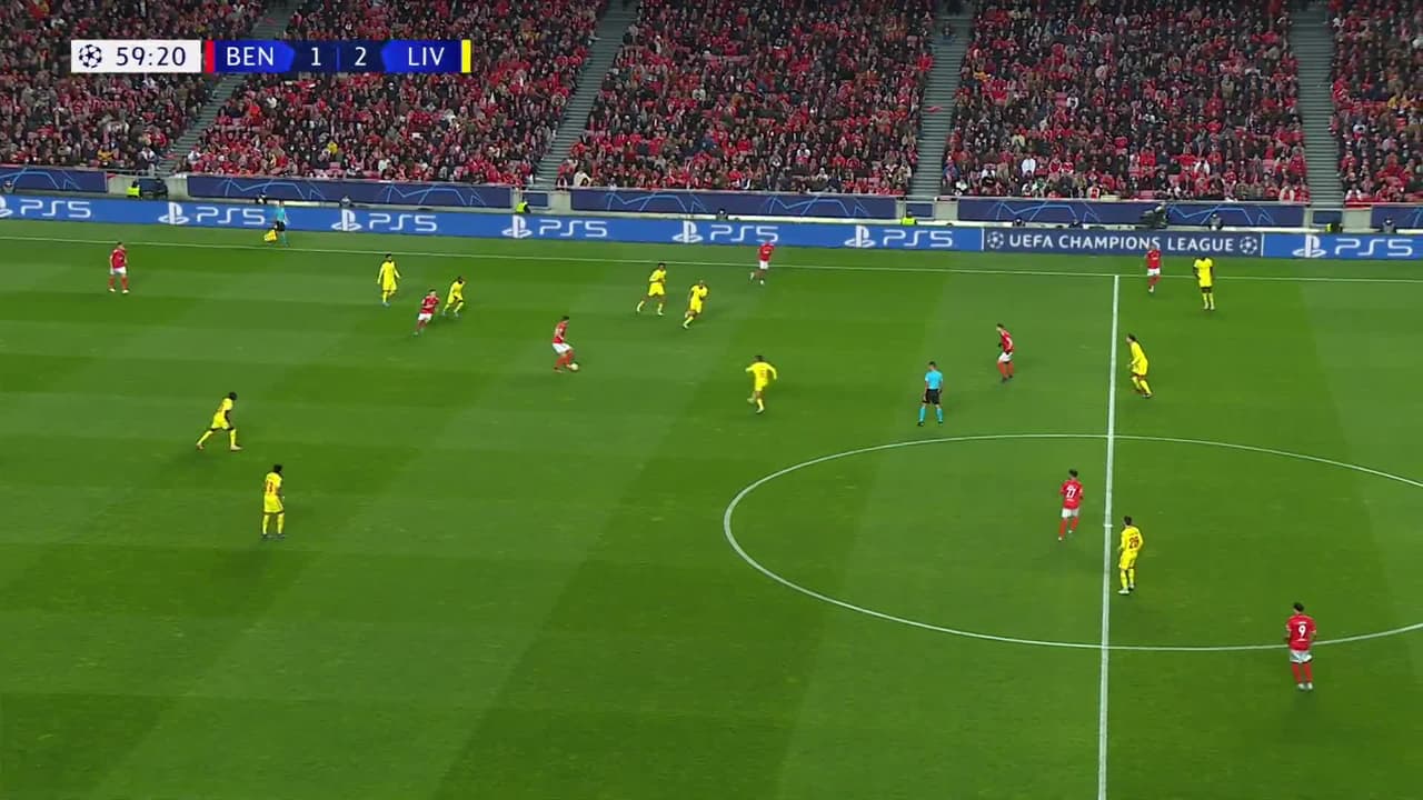 ¡TIRO ATAJADO! disparo por Everton Sousa Soares.