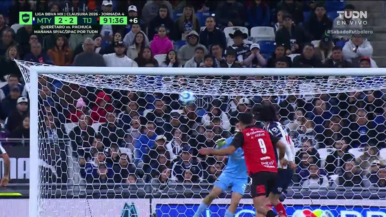 ¡TIRO ATAJADO! disparo por Iván Tona.