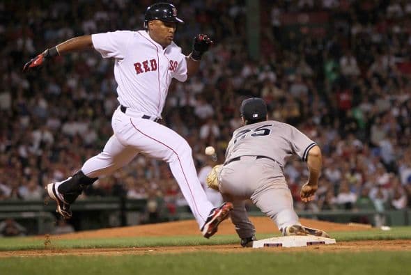Un tercera base de gran calidad y poder lo es el dominicano Adrián Beltré, quien integra a los Red Sox.
