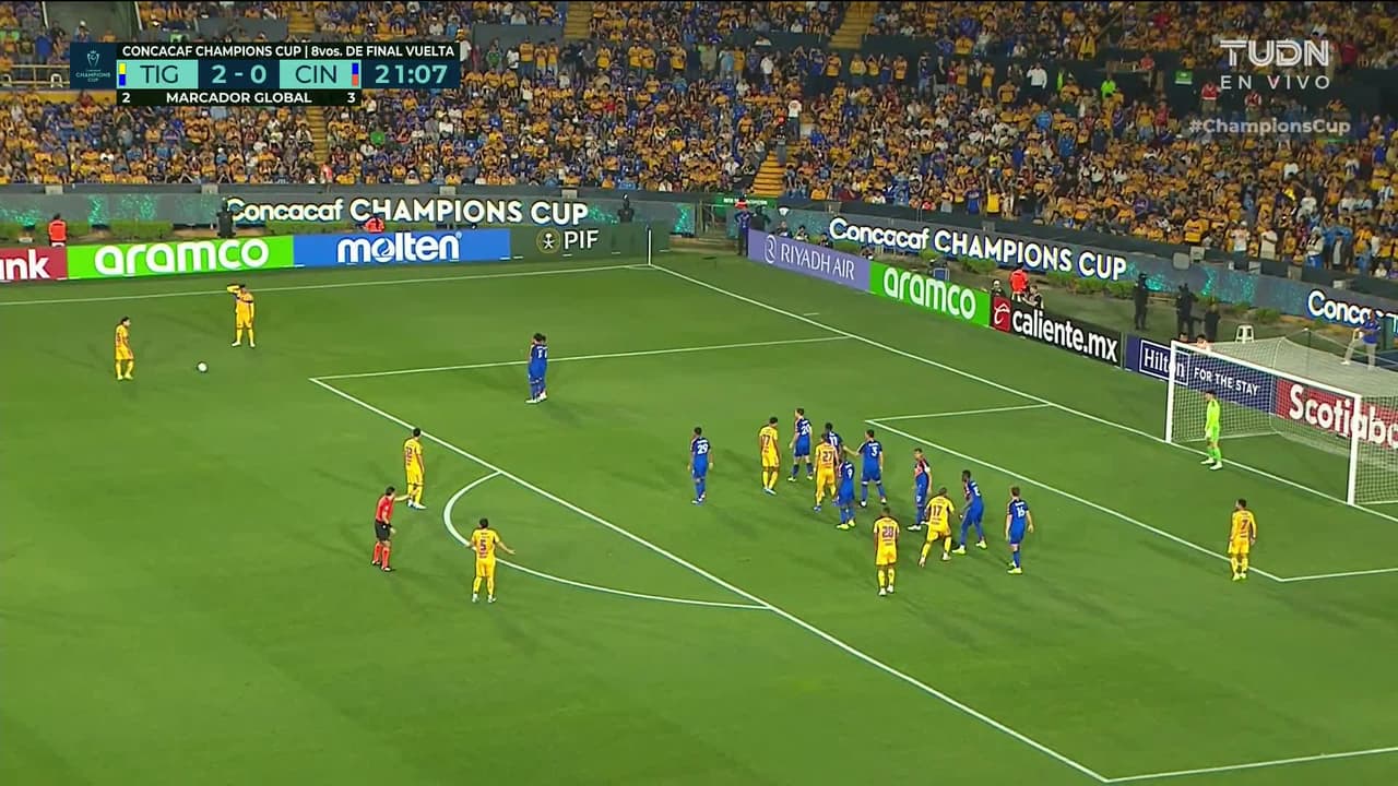 ¡TIRO ATAJADO! disparo por Juan Brunetta.