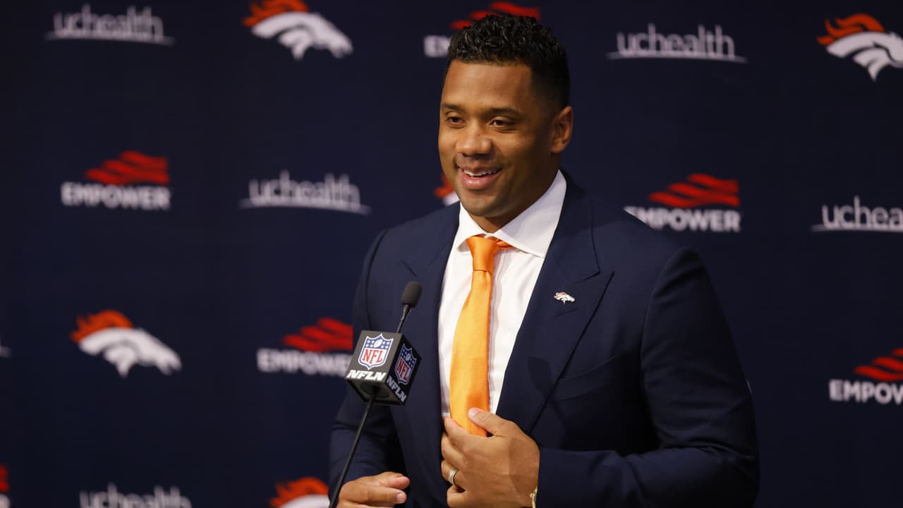 Russell Wilson concreta su pase a Denver Broncos