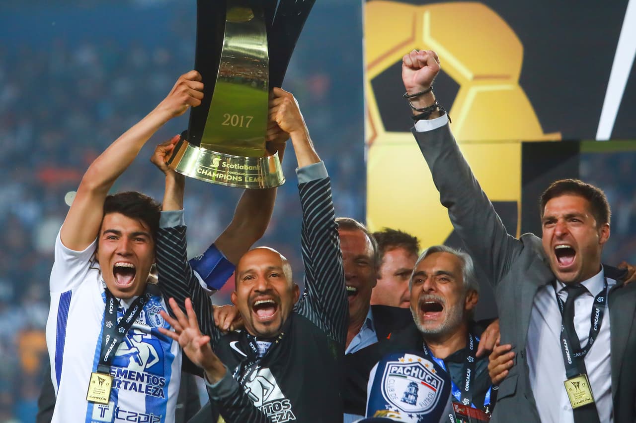 Ese trofeo, en cambio, llegó a manos de un veterano como Óscar Pérez, un 'Conejo' que con 44 años sigue cosechando títulos.