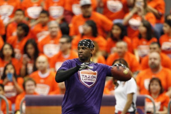 La Conferencia Nacional se impuso a la Conferencia Americana en el Tazón Latino IX y Hristo Stoichkov, para sorpresa de todos, fue reconocido como el MVP del juego, disfruta aquí de las mejores imágenes (Foto: Mario Castillo).