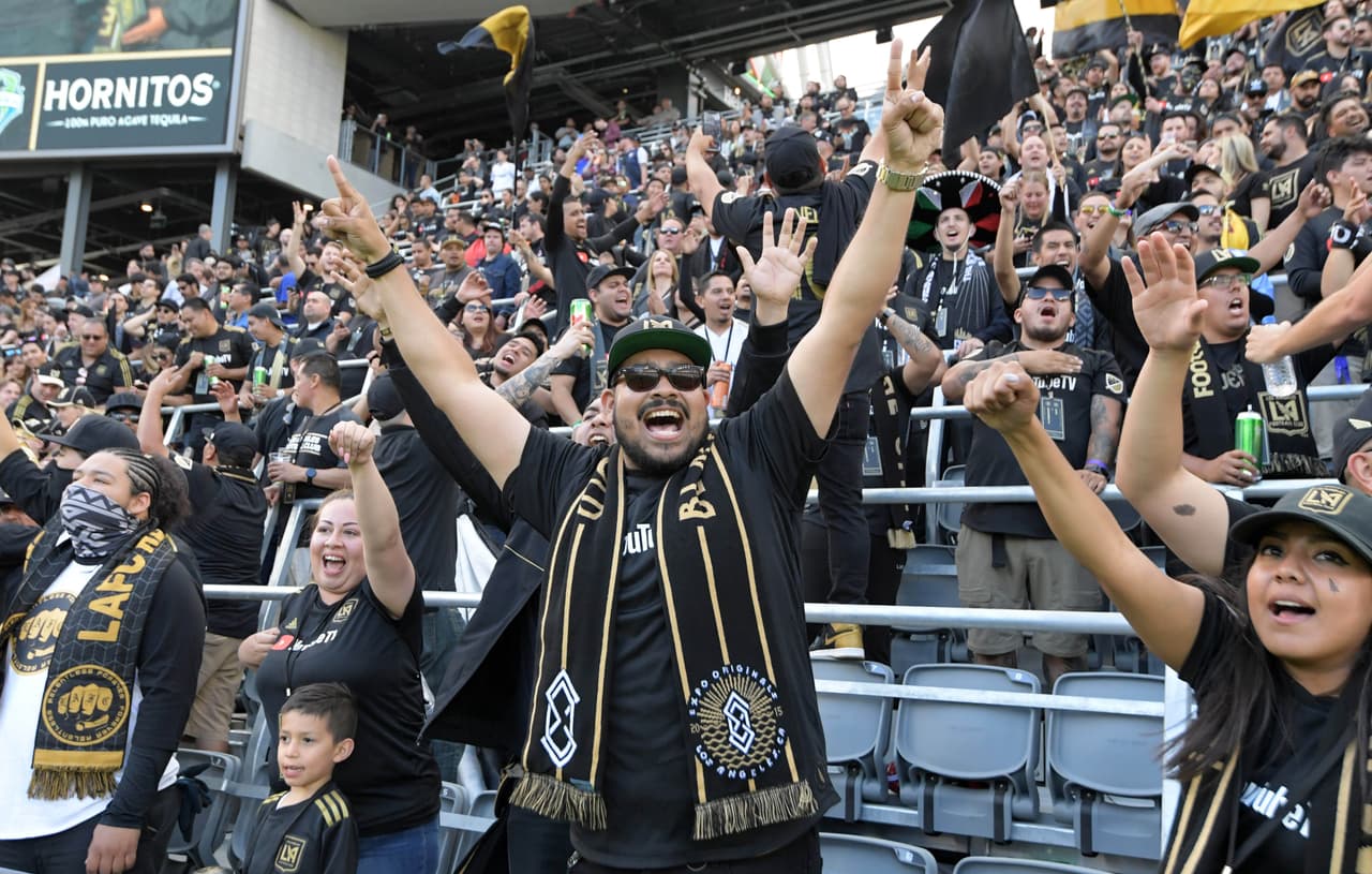 La afición local acostumbra a llenar su estadio en cada ocasión.
<br>