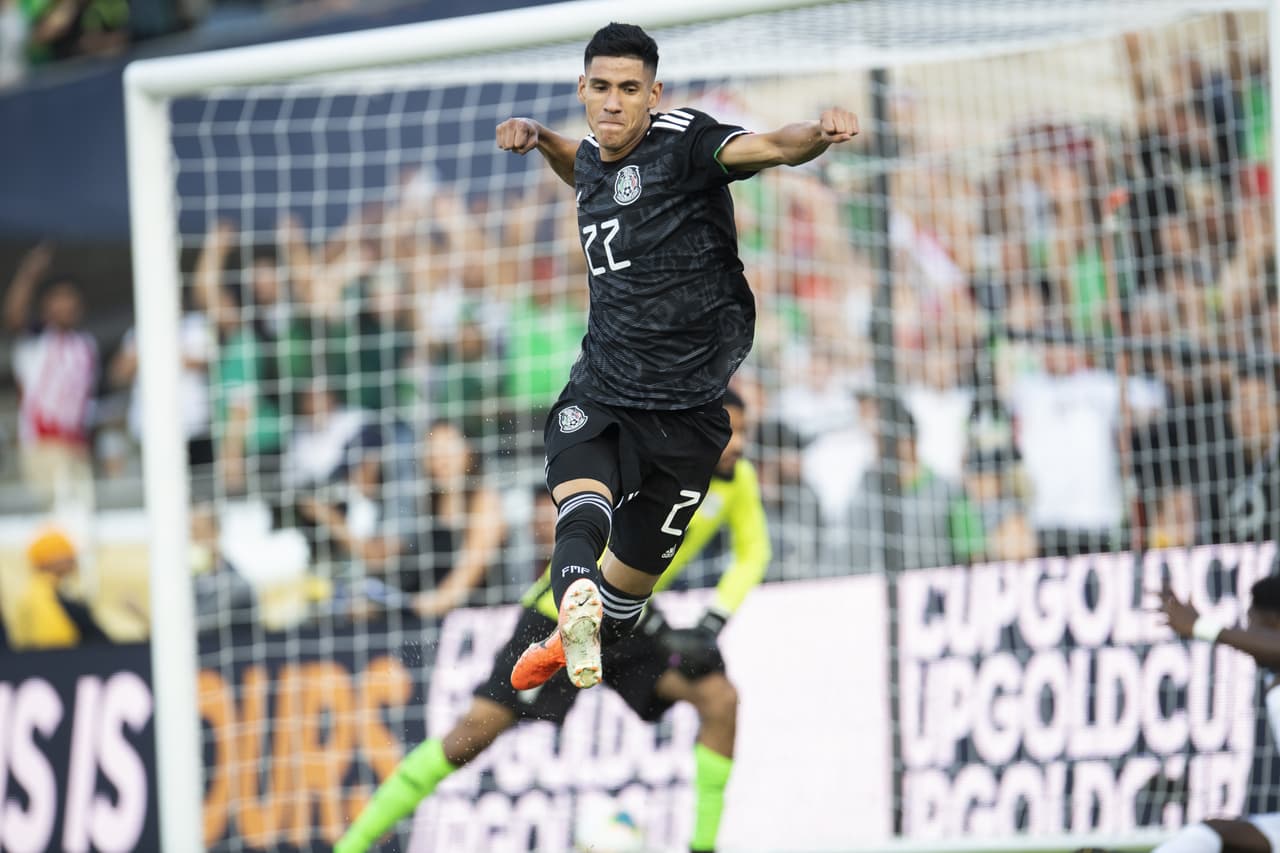 Uriel Antuna llegó sin acreditación al estadio y se fue con un ‘hat trick’