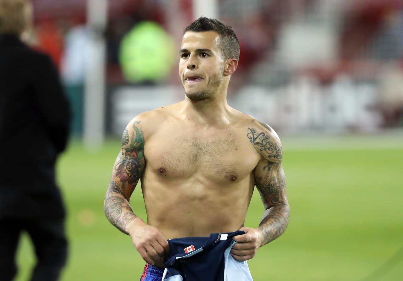 Sebastian Giovinco, víctima de sus compañeros de equipo.