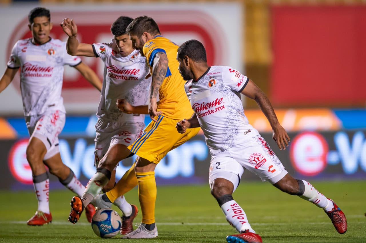 El doblete de Nico López y el gol de Luis Quiñones le dan los tres puntos a Tigres y se mantienen en la octava posición con 10 unidades.