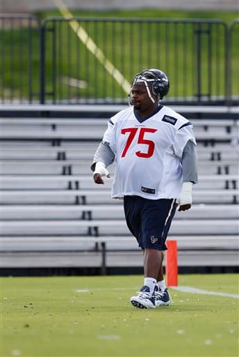 Vince Wilfork, importante para la defensiva frontal de los Texans (AP-NFL).