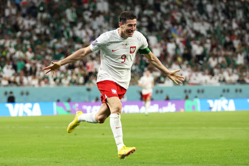 Un genial Robert Lewandowski da el triunfo a Polonia