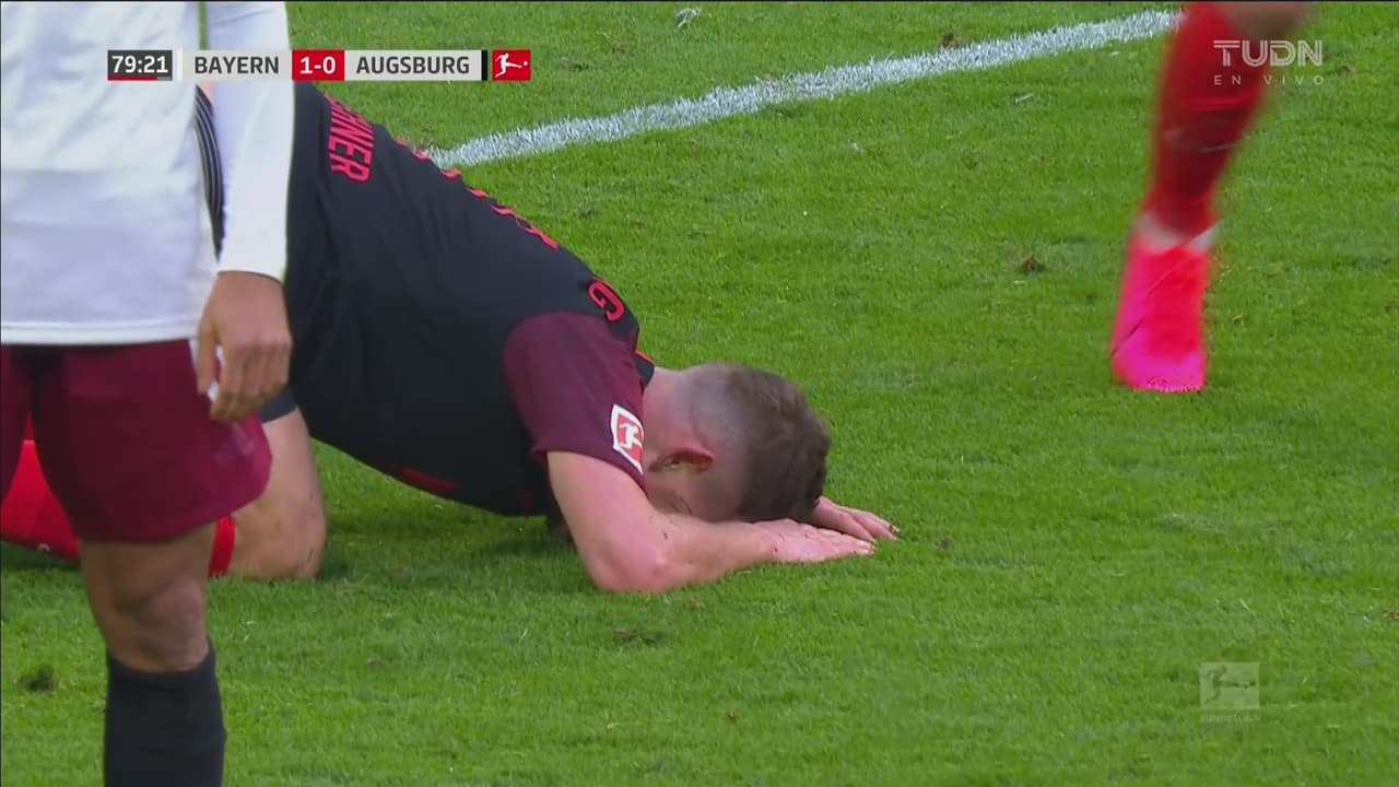 ¡Grande Nuer y lamentable lo de Niederlechner! Ausburg se queda a nada del empate