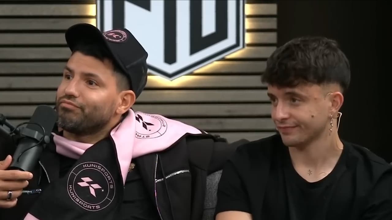 Sergio 'Kun' Agüero ve a Lionel Messi cerca de volver al Barcelona