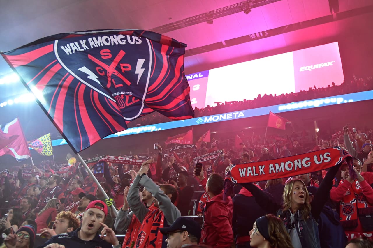 La fiesta se extendió durante toda la noche del sábado.
<br>