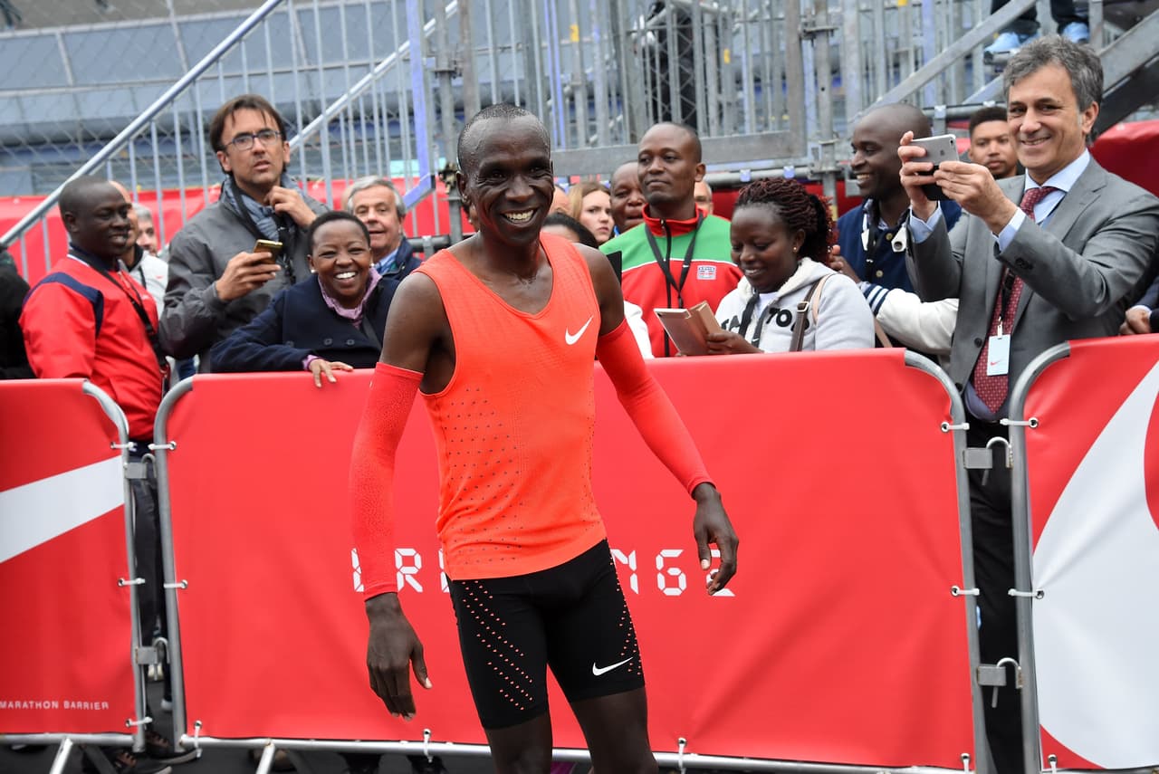Kipchoge corre el maratón más rápido de la historia