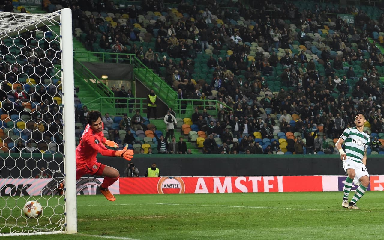 Montero anotó ambos tantos contra el equipo checo en el segundo tiempo, con lo que abrió un juego complicado para los portugueses.